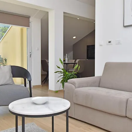 Luxury Luna Apartment